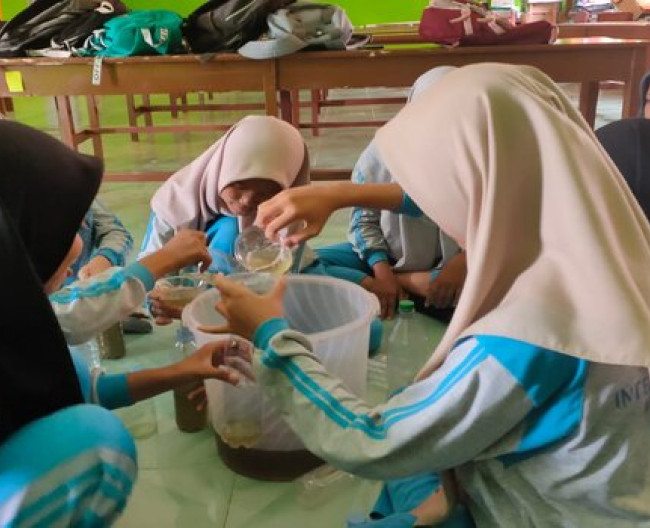 Pembelajaran Ekskul Kimia